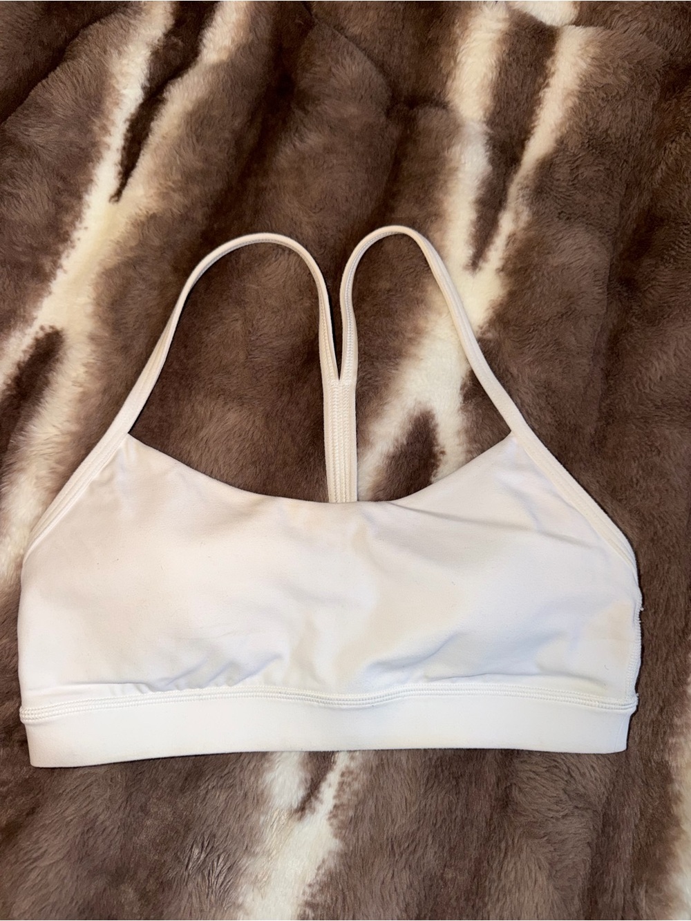 Lululemon Women's White Lightweight Seamless Racerback Sports Bra